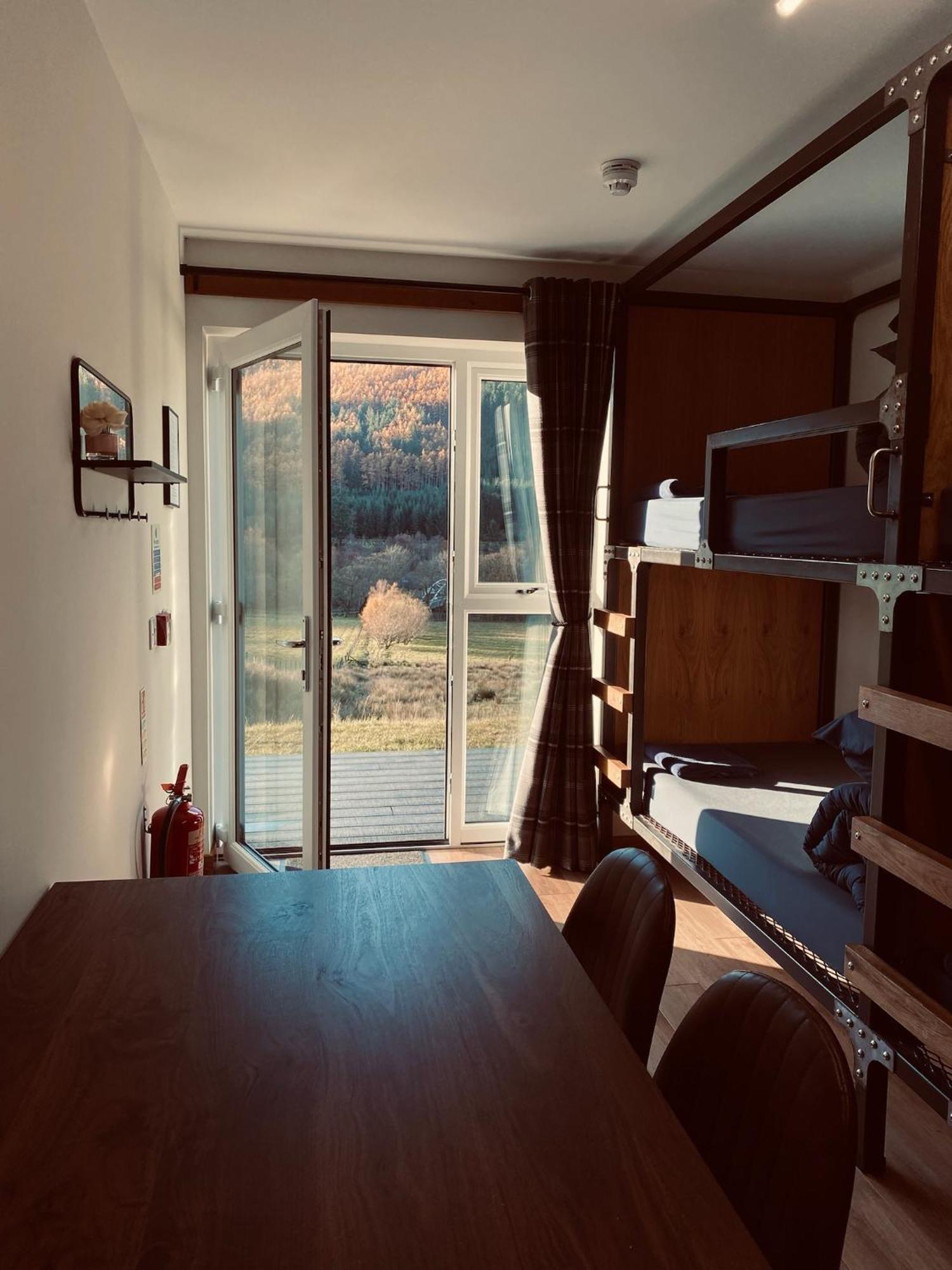 Ben Nevis Inn Rooms Форт Уилям Екстериор снимка